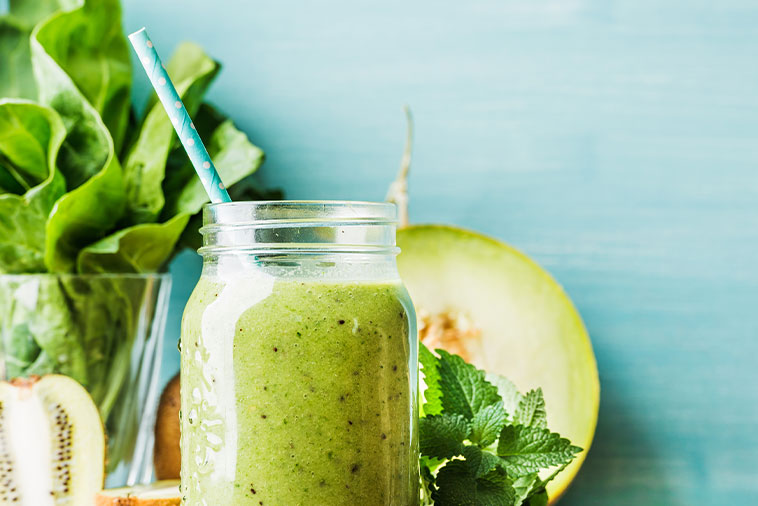 Smoothie au melon miel, à la pomme et à l’avocat