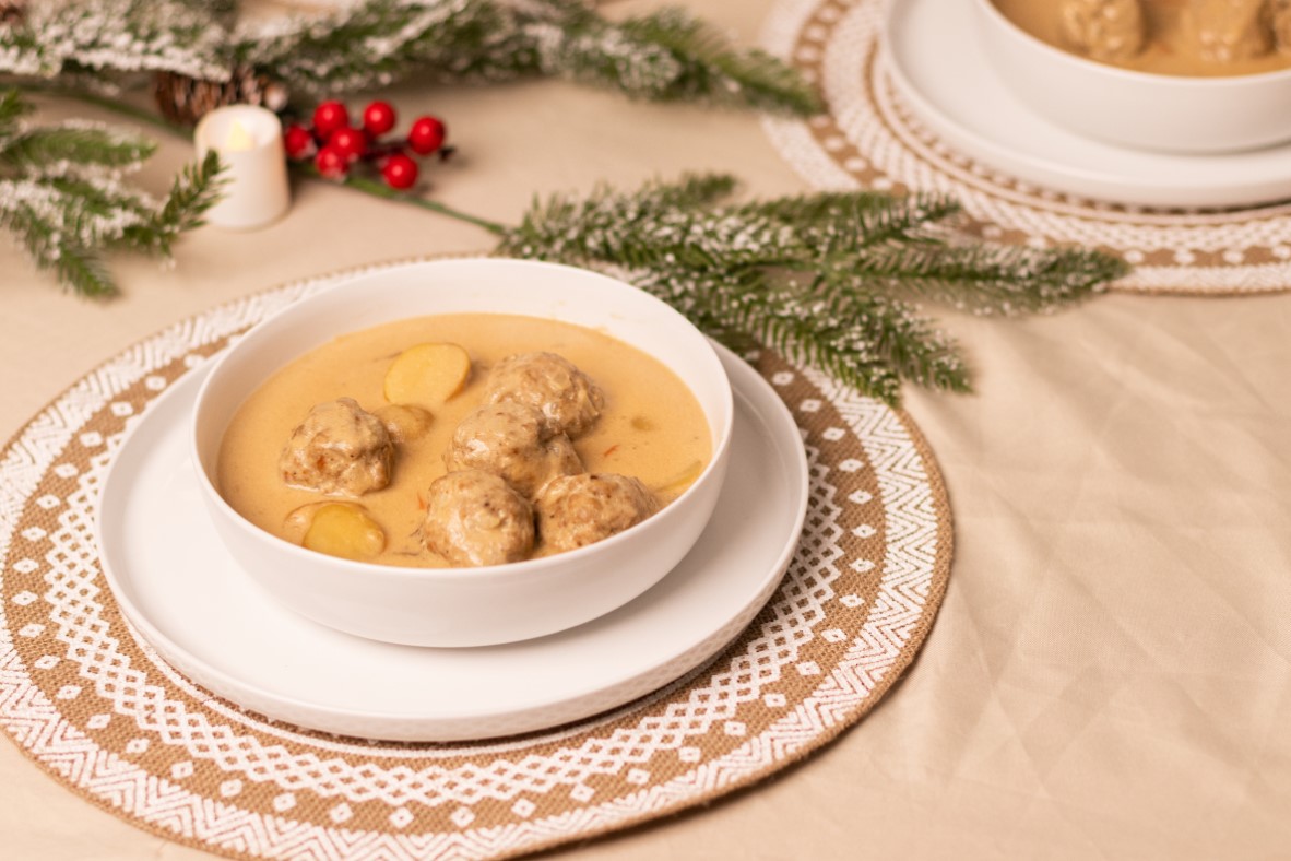 Ragoût de boulettes de porc & pommes de terre grelots