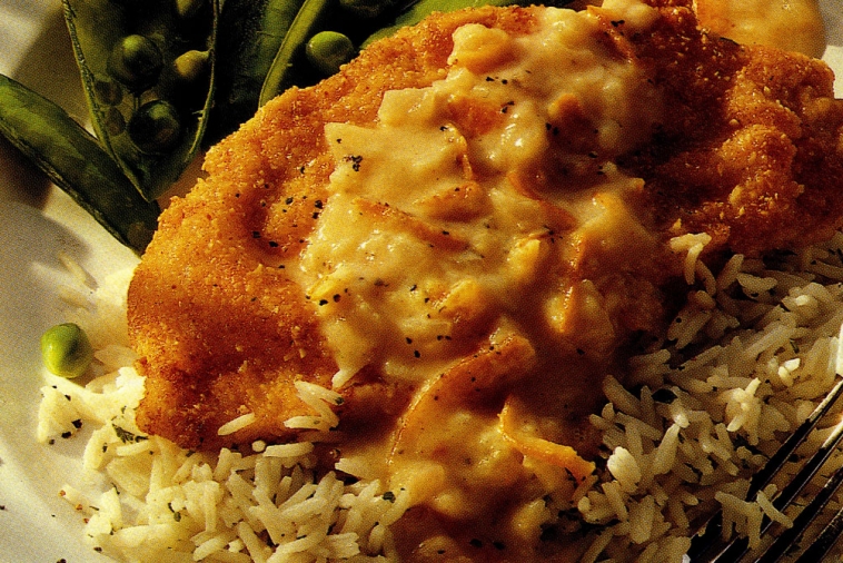 Poulet enrobé d'amandes avec sauce à l'orange