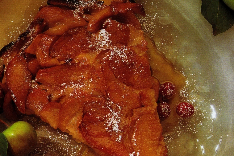 Crêpes au four aux pommes et à la cannelle