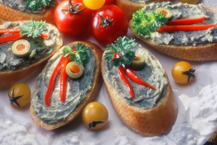 Canapés au Borgonzola (Tartine al Borgonzola)