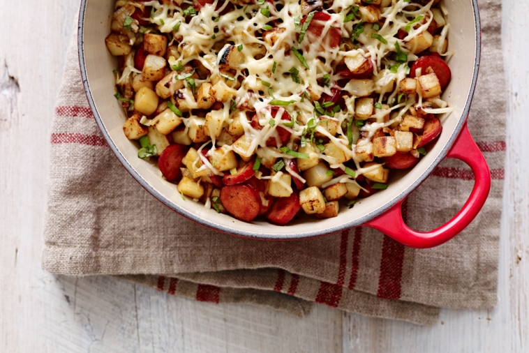 Pommes de terre rissolées au chorizo et au fromage Suisse