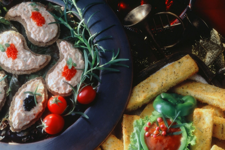 Canapés crémeux au saumon fumé et à l'aneth