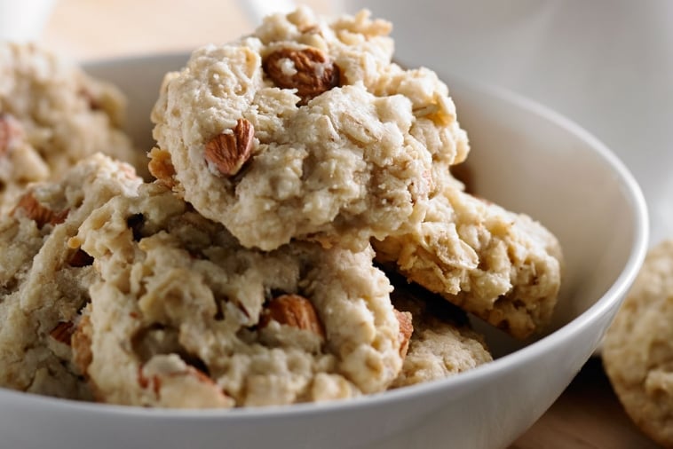Biscuits croustillants aux amandes et à la noix de coco