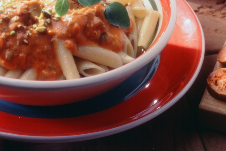 Pitiche Penne aux pistaches et aux saucisses italiennes | Plaisirs laitiers