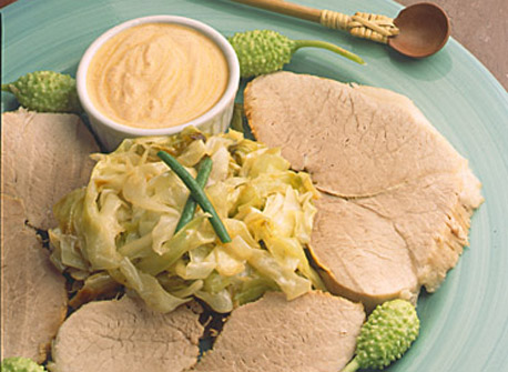 Rôti de porc froid au chou mariné à l'orange
