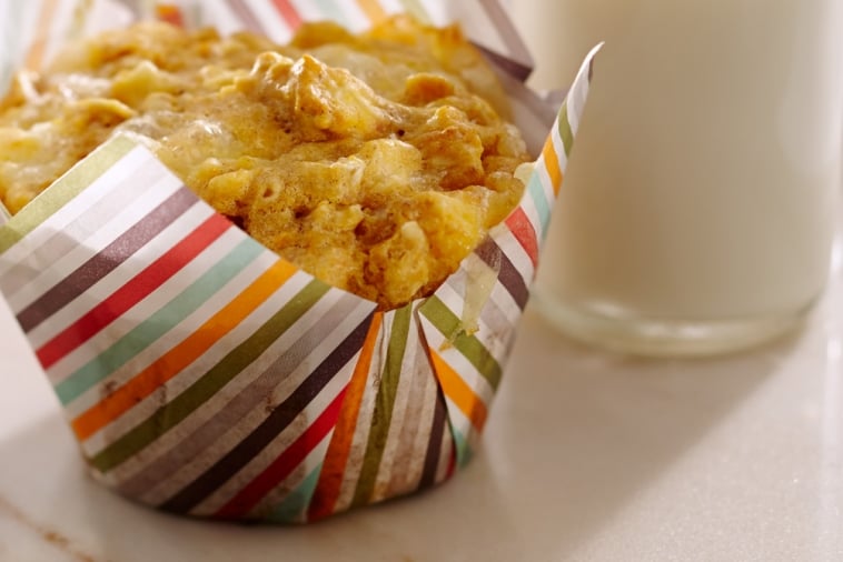 Muffins à la patate douce, pommes et brie