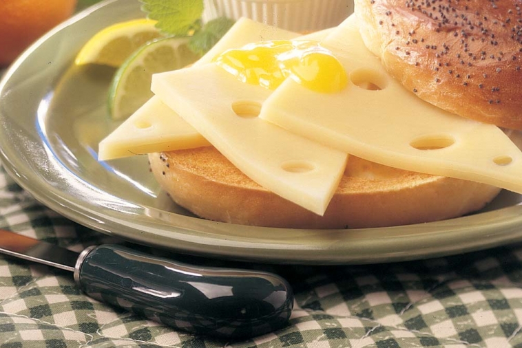 Bagels aux graines de pavot, citron et fromage Suisse