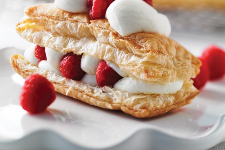 Feuilleté à la crème au chocolat blanc