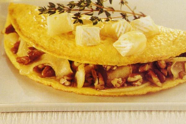 apple and brie omelet