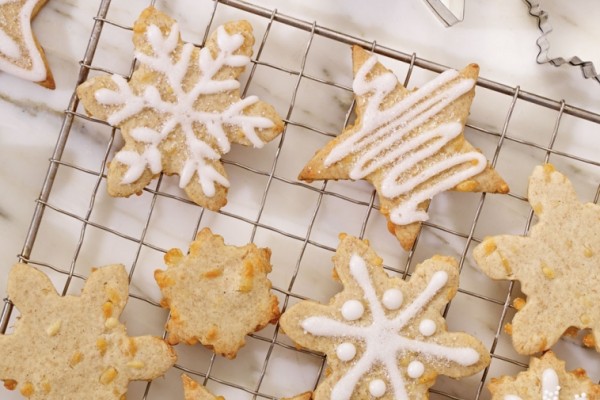 gingerbread snowflakes with perron 1 year cheddar gingerbread snowflakes with perron 1 year cheddar