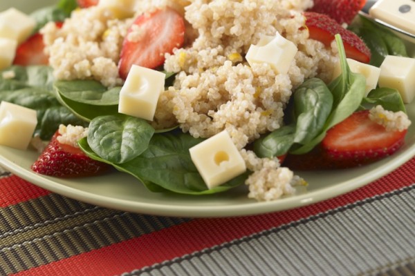 quinoa spinach and berry salad quinoa spinach and berry salad