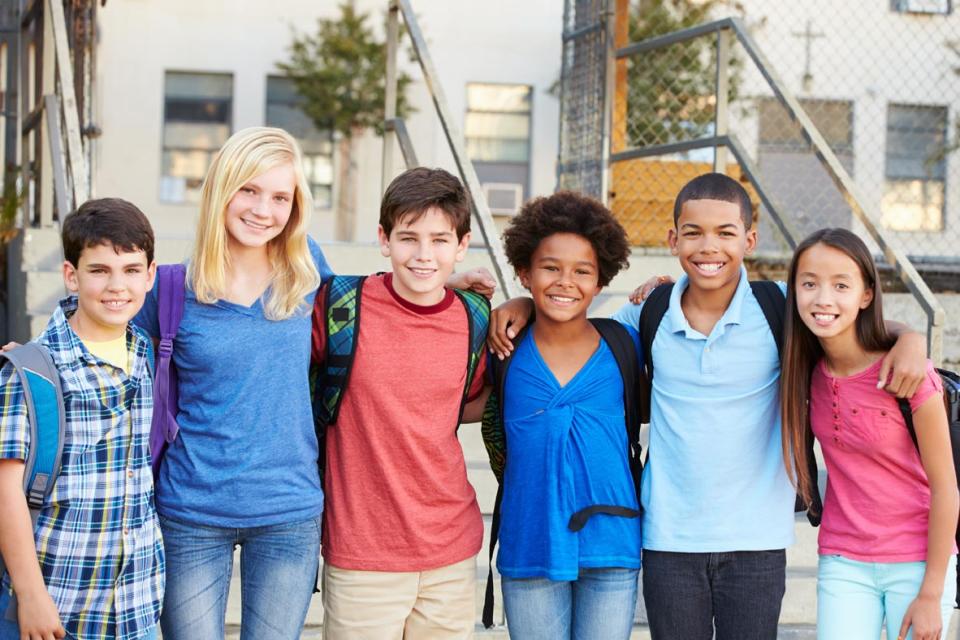 Enfants de différents formats corporels