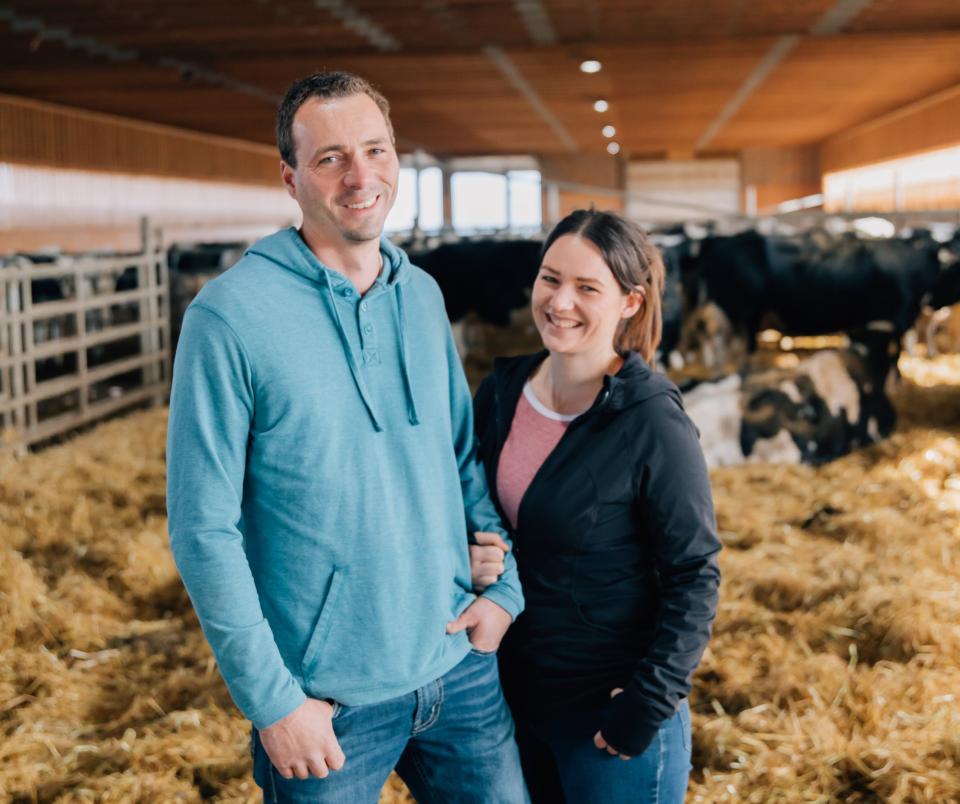 Deux producteurs laitiers