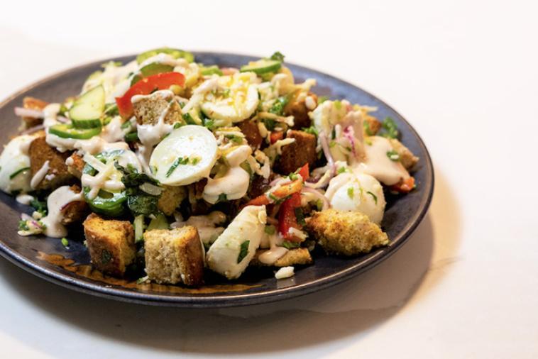 Salade panzanella et bocconcini - Recette délicieusement durable du chef Dev
