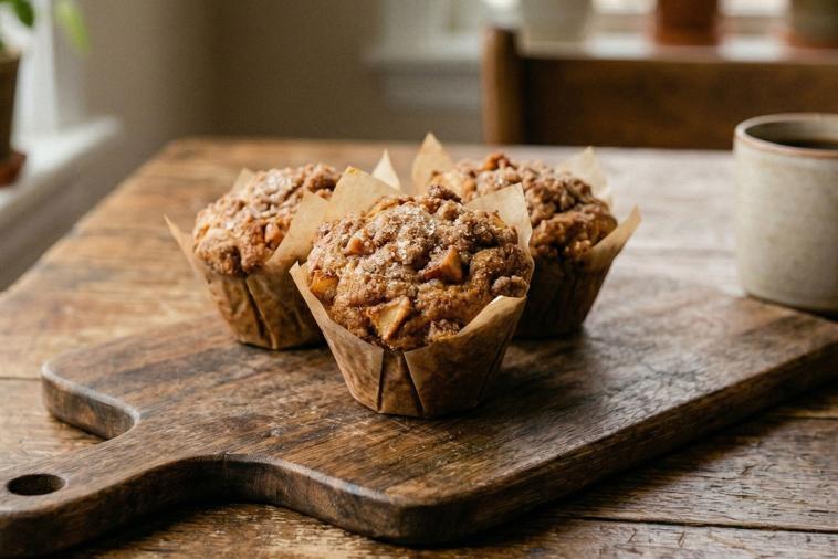 apple cinnamon muffin
