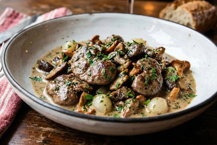 Rognons en fricassée aux champignons