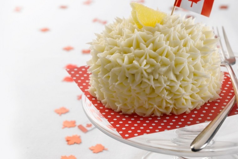 Gateaux Miniatures Et Glacage Cremeux Au Citron Plaisirs Laitiers