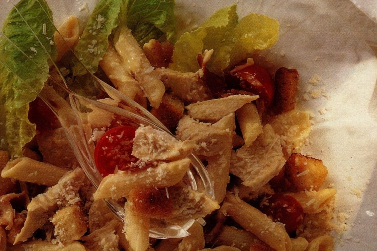 Salade De Pates Au Poulet Avec Vinaigrette Cesar Plaisirs Laitiers