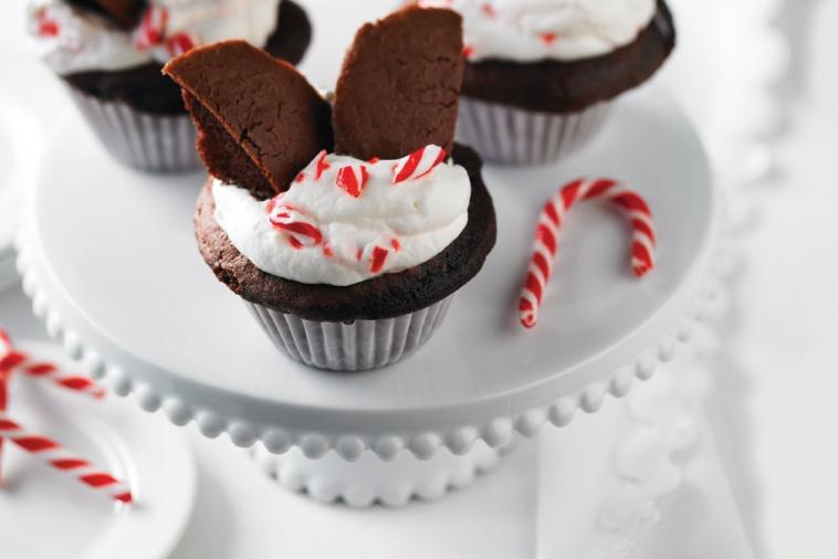 chocolate angel cakes with candy cane cream