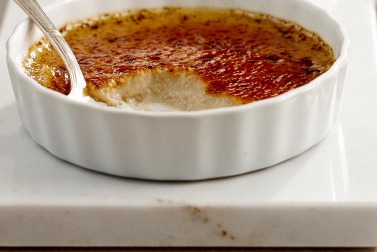 Crème brûlée au thé Earl Grey entamée