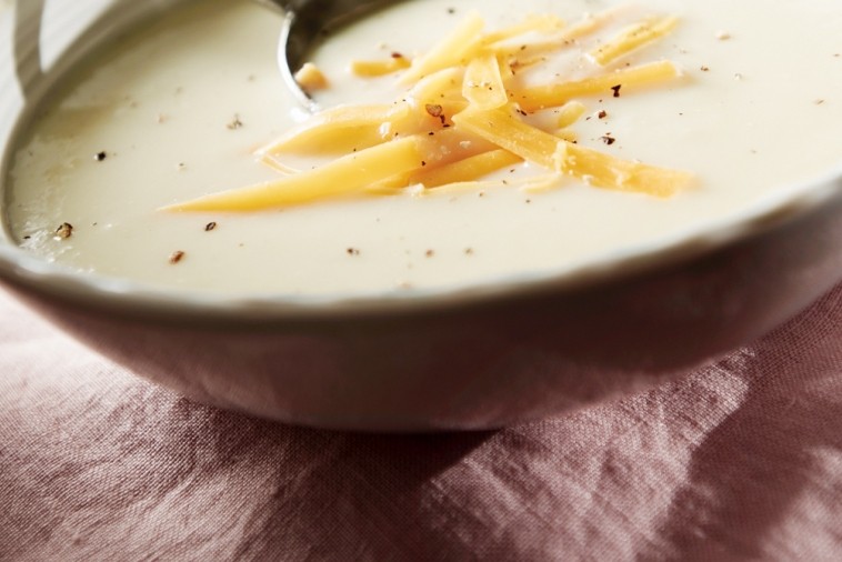 Potage facile au chou fleur et au Cheddar