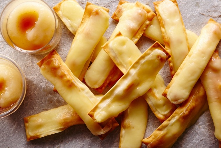 edam crisps with pear puree edam crisps with pear puree