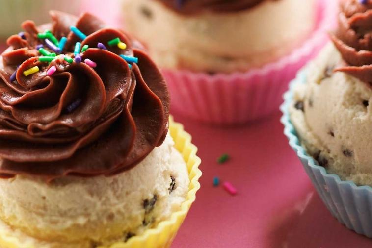 frozen almond and chocolate cupcakes