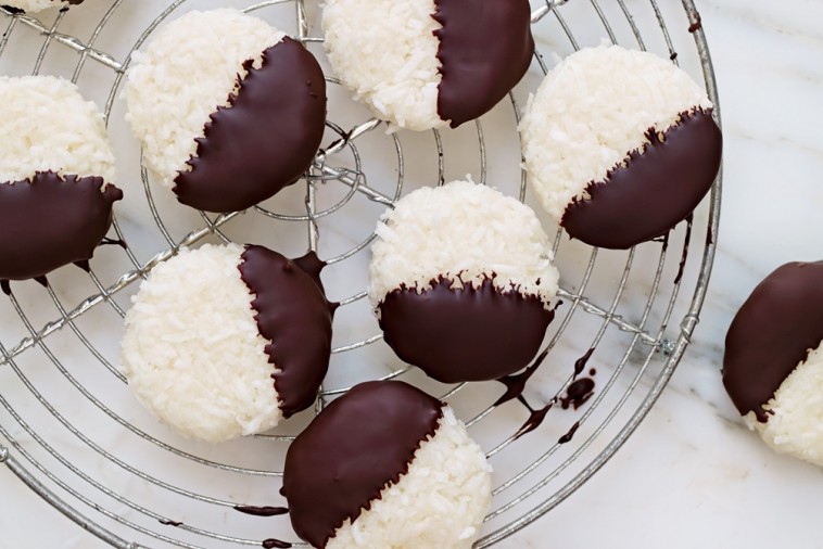 magic cream cheese macaroons