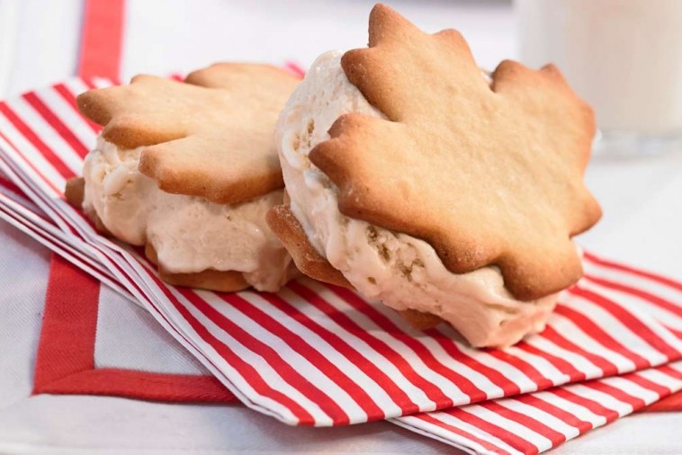 Sandwichs A La Creme Glacee A L Erable Plaisirs Laitiers