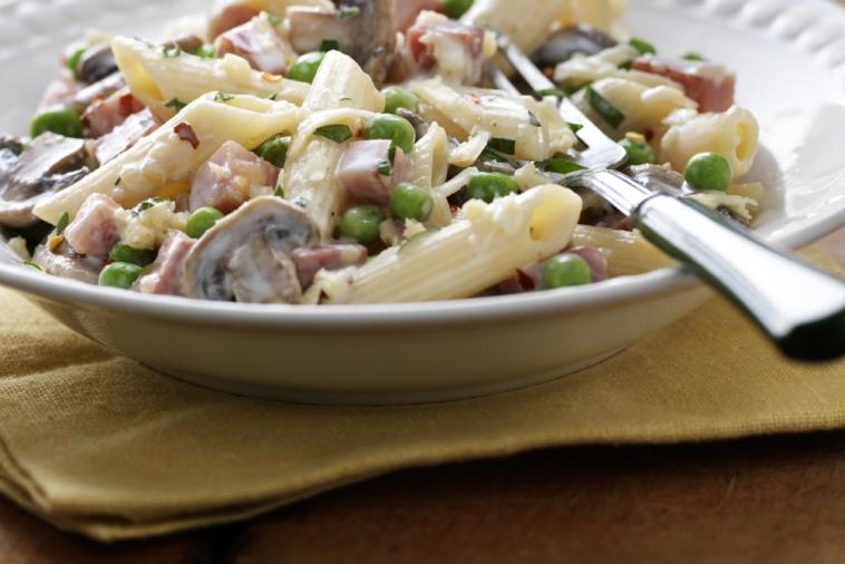 penne with ham mushrooms and peas