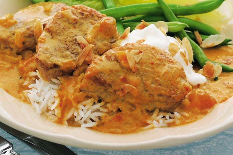 pork tenderloin medallions with mango curry cream