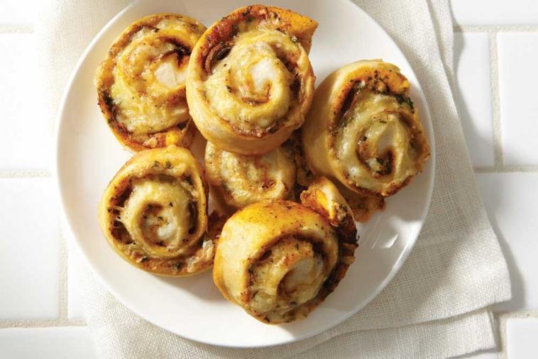 spicy garlic pizza roll ups with swiss